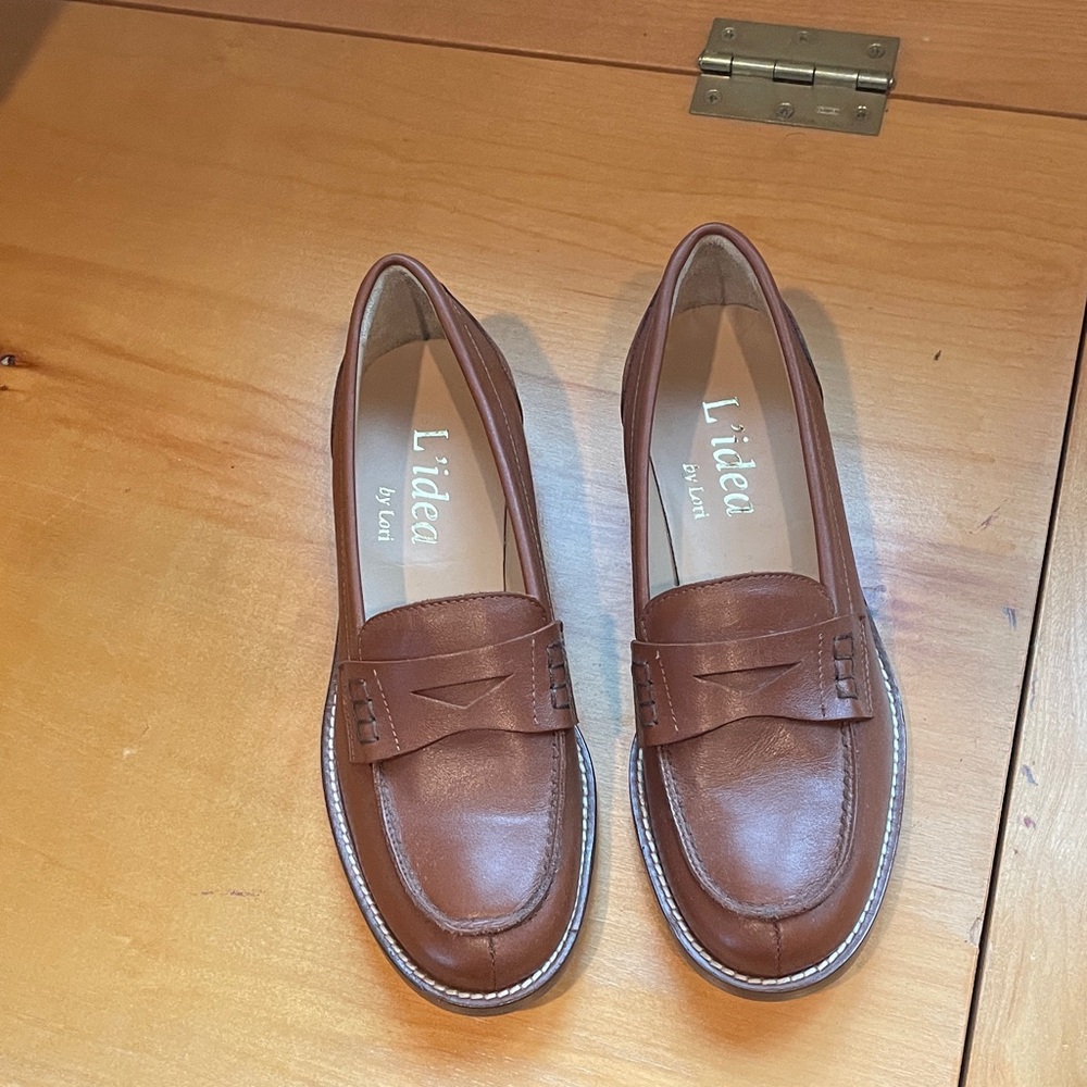 Italian Women's Brown Loafers - Never Worn